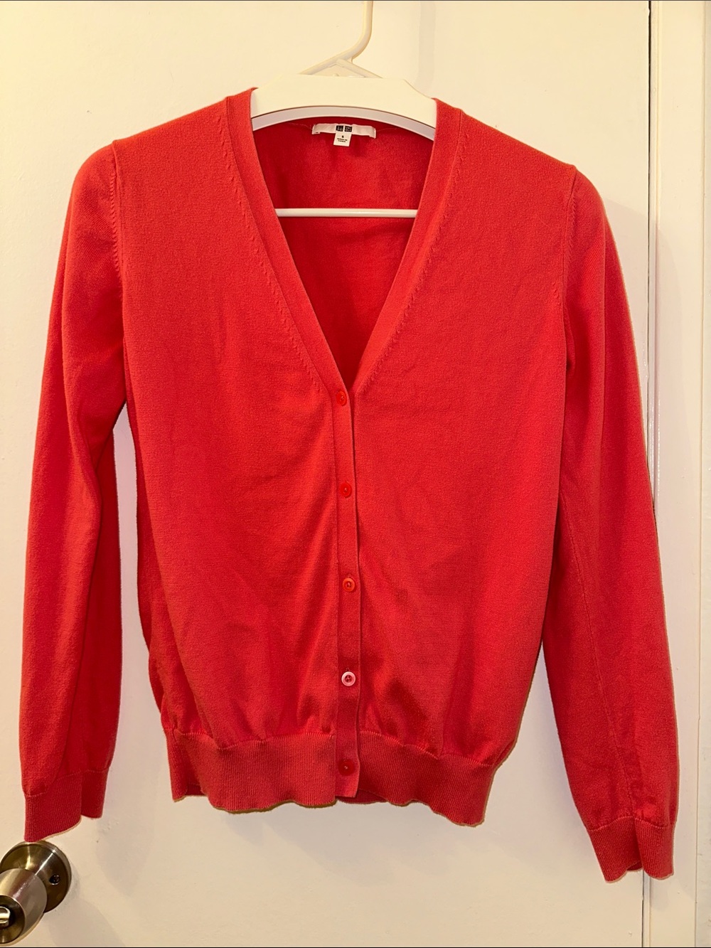 Uniqlo Coral V-Neck Button Cardigan size S